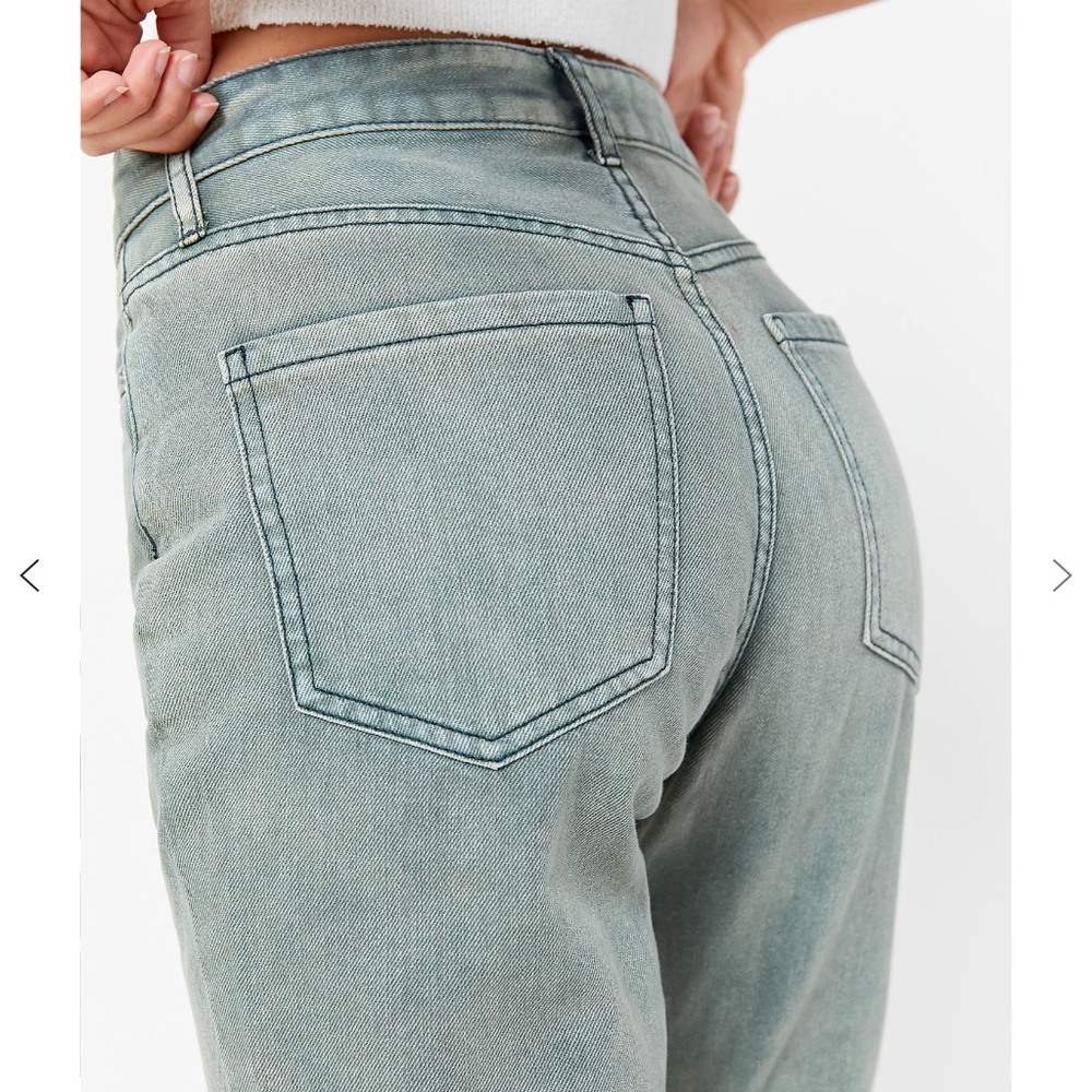 SALE! BDG High-Waisted Mom Jean Faded Denim - Picture 4 of 12